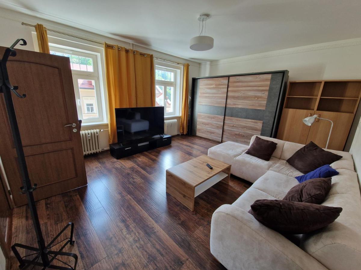Apartman 63M2 S Balkonem V Lazenskem Centru Karlovy Vary Exterior foto